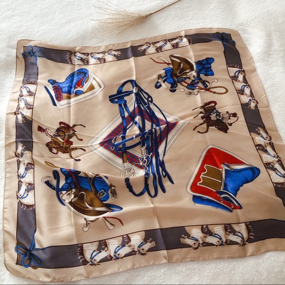 Luxury Silk-like Print Square Scarf Shawn Bandana - Picture 4 of 4